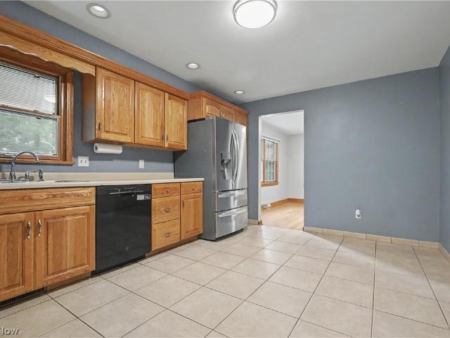 1372 Doncaster Drive