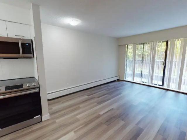 1373 West 73rd — 1 Bed Promotional price