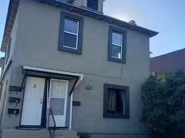 137 14 Street North, Lethbridge, AB, T1H 2V6 house for sale.
