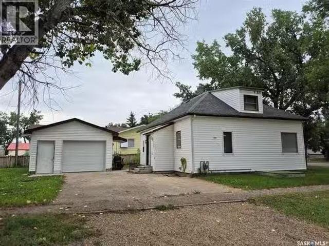 137 2Nd Street W, Ponteix, SK, S0N 1Z0 house for sale Listi.