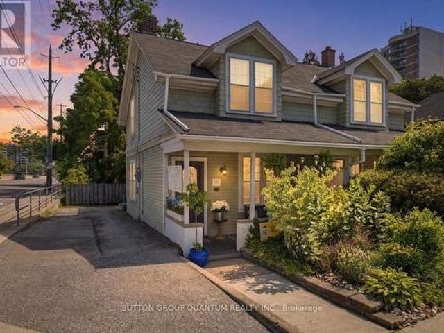 137 Chisholm Street, Oakville, ON, L6K 3J1 house for sale | Listing ID W13575 | Royal LePage