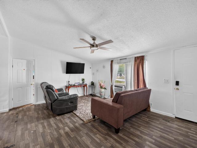 137 Glencrest Drive