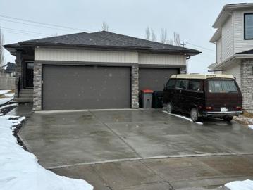 Graybriar, Stony Plain, Alberta - Garden