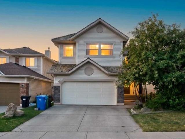 137 Douglas Glen Manor Se, Calgary, AB, T2Z 3Y5 house for sale | Listing ID A2332 | Royal LePage