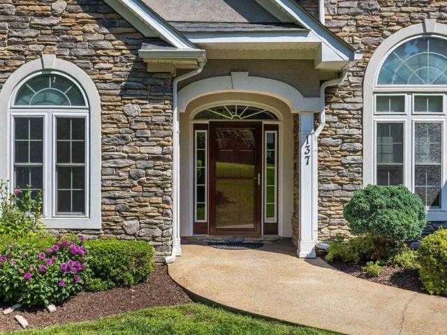 137 Diamond Ct