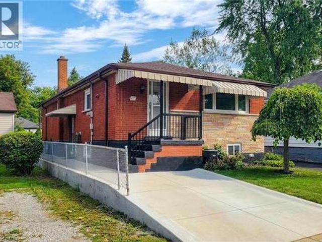 137 East 16Th Street, Hamilton, ON, L9A 4J4 house for sale | Listing ID 40863 | Royal LePage