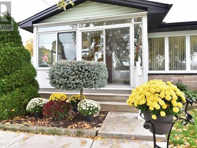 137 Fielding Crescent, Hamilton, ON, L8V 2P7 house for sale | Listing ID X14098 | Royal LePage