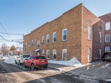137 Hammond Avenue, Passaic, US, NJ
