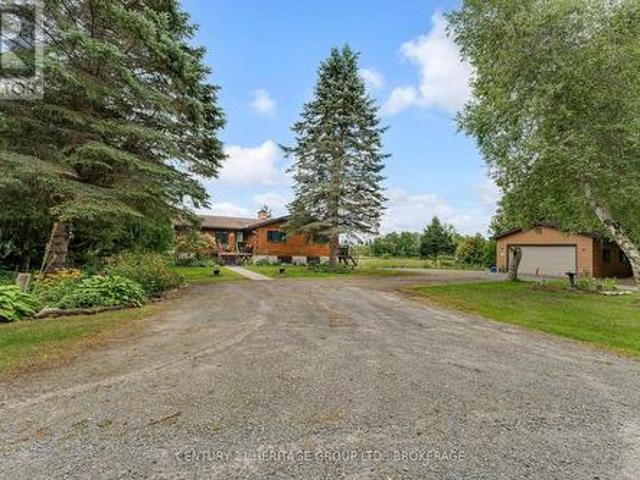 137 Old River Road W, Leeds And The Thousand Islands, ON, K0E 1R0 house for sale | Listing ID X13771 | Royal LePage