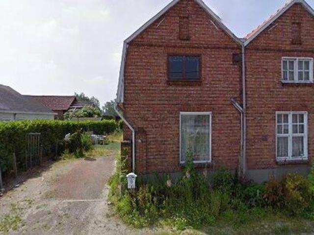 137 m2 apartment for rent in Sint Gillis Waas