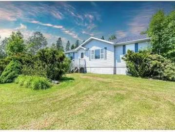 House for sale in Charlotte - Garden, Deck