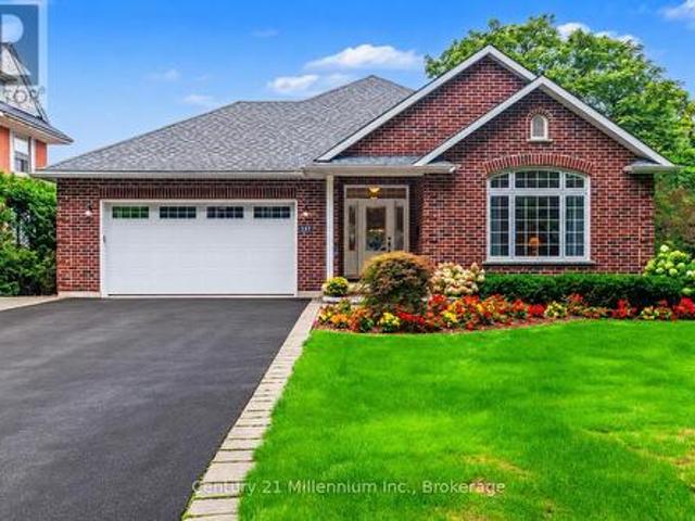 137 Mark Street W, Grey Highlands, ON, N0C 1H0 house for sale | Listing ID X13802 | Royal LePage