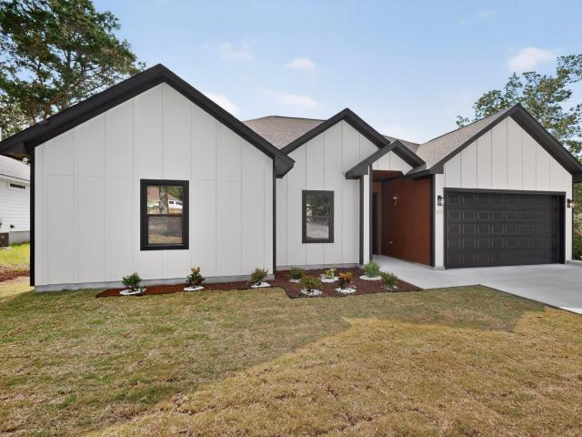137 N Pohakea Dr
