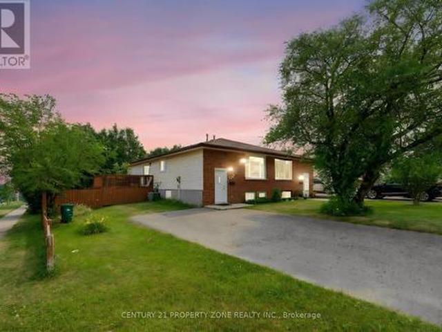 137 Nickolas Crescent, Cambridge, ON, N3C 3L7 house for sale | Listing ID X13604 | Royal LePage