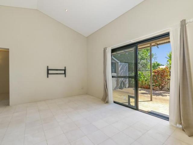 13/7 St John Court, The Gardens