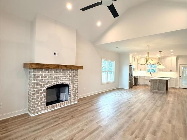 137 Silver Leaf Ln