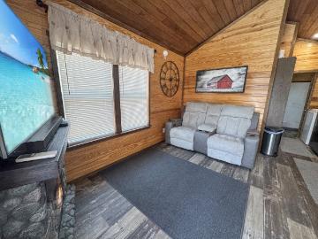 137 Summit Dr