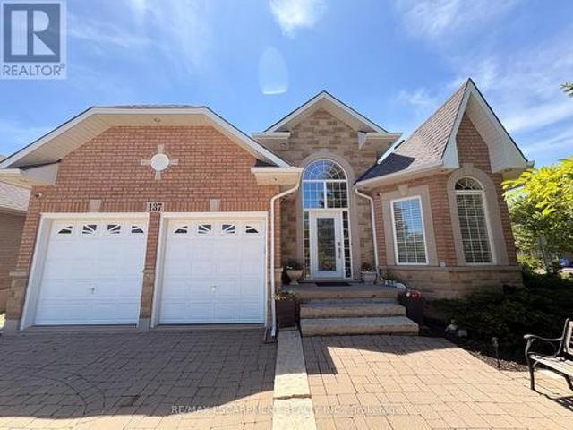 137 Pinehill Drive, Hamilton, ON, L0R 1P0 house for sale | Listing ID X13666 | Royal LePage