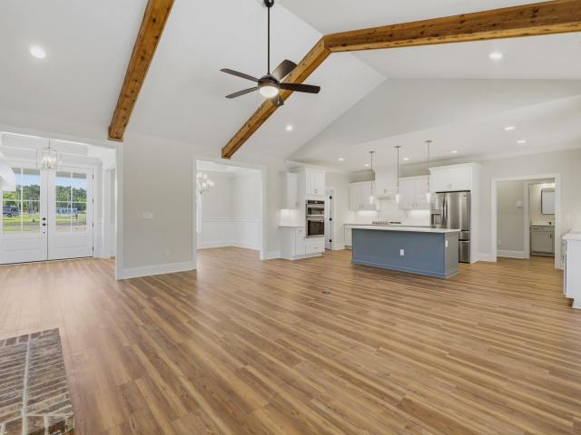 137 Rose Lake Dr