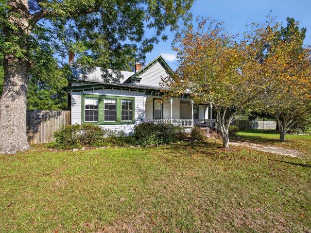 137 Railroad Avenue