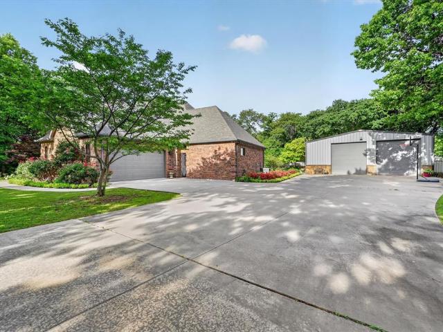 137 Red Oak Drive
