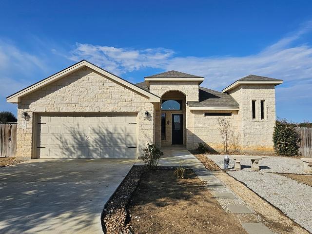 137 W Medium Meadow Dr, Lytle, TX 78052 | MLS #1957