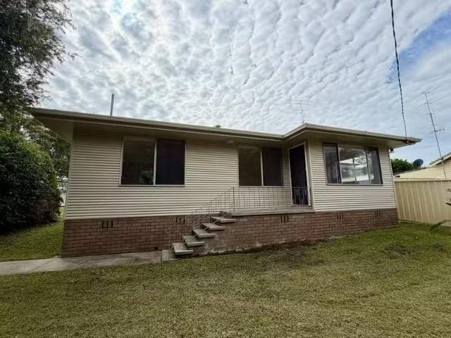 137 Wallarah Road, Gorokan, NSW 2263 House for Rent