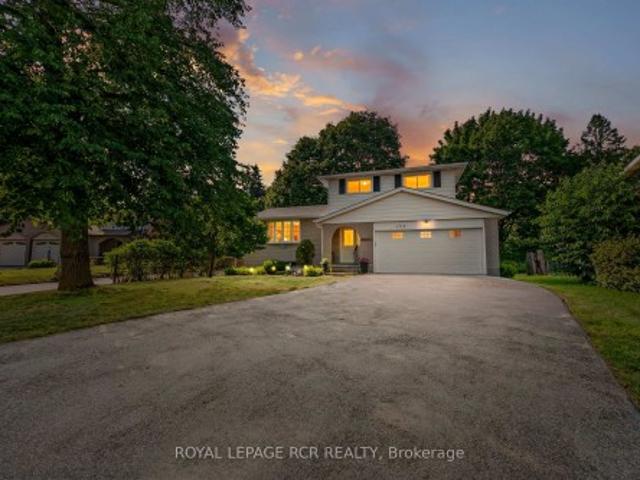 137 White Pine Crescent, Waterloo, ON, N2V 1B3 house for sale | Listing ID X13571 | Royal LePage