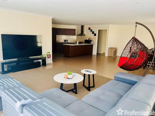 137B Hale RoadForrestfield WA 6058, Australia