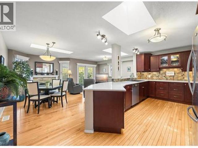 1384 Nelson Place, Kelowna, BC, V1Y 9H4 house for sale | Listing ID 10398 | Royal LePage