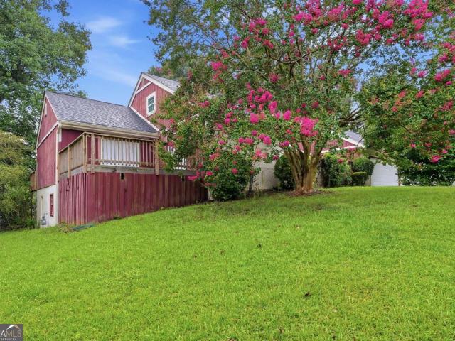 1384 Huntsmen Glen