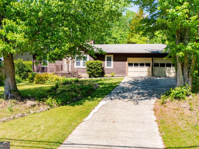 1385 Lakeview Parkway
