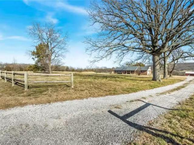 13878 GREASY VALLEY RD, PRAIRIE GROVE, AR 72753