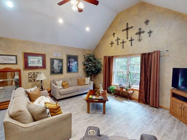1387 Fidel Lane
