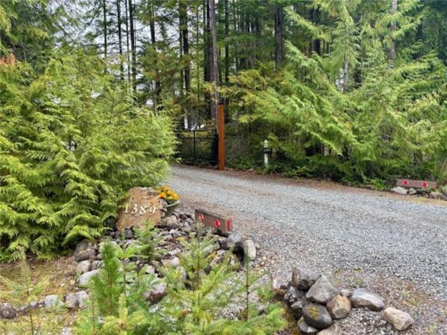 1389 Meadowood Way, Qualicum Beach, BC, V9K 2S4 house for sale | Listing ID 1048 | Royal LePage