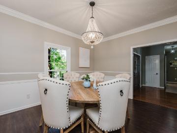 1389 Belmont Lane