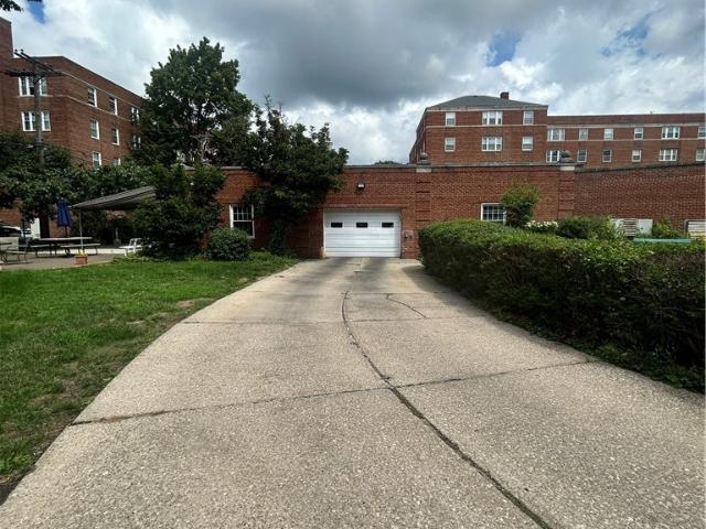 13800 Fairhill Road 318