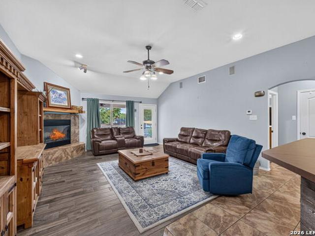 1380 Meadowlark
