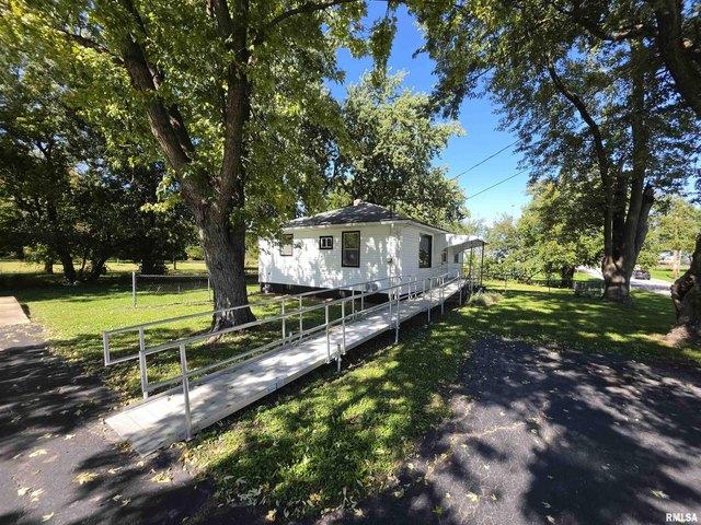 1380 Knox Highway 9, Knoxville, IL 61448