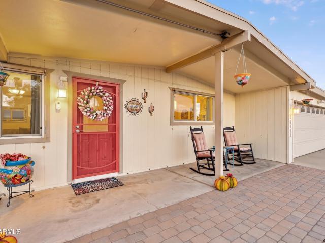 13817 N 10TH Place