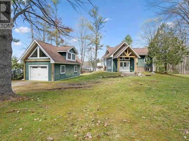 1383 Moon River Road, Muskoka Lakes, ON, P0C 1A0 Luxury House for sale | Listing ID X13526 | Royal LePage Carriage Trade Luxury Properties