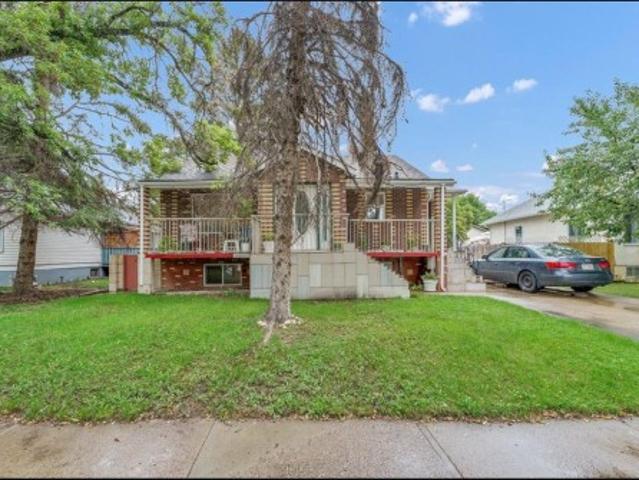 138 3 Street Nw, Medicine Hat, AB, T1A 6K6 house for sale | Listing ID A2345 | Royal LePage
