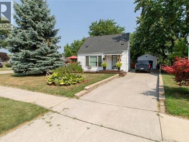 138 Cedar Crescent, Sarnia, ON, N7T 4J5 house for sale | Listing ID 26023 | Royal LePage