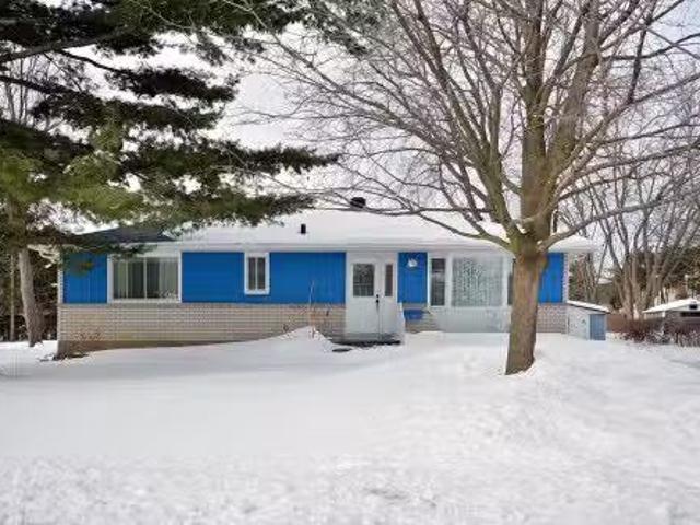 138 Crois. Fairlawn, Beaconsfield, QC, H9W 5R4 house for sal.