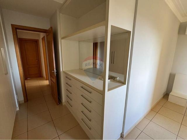138 Área Útil Apartamento Alugar, 3 Dormitórios localizado em Rua do Professor, 370, Jardim Irajá, Ribeirão Preto, São Paulo, 14020280 | Brasil