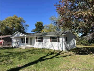 138 E Lovers Ln, Scottsburg, IN 47170 | MLS #202607