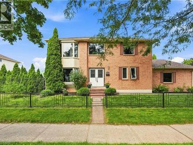 138 Livingston Avenue, Grimsby, ON, L3M 4X1 house for sale | Listing ID 40860 | Royal LePage