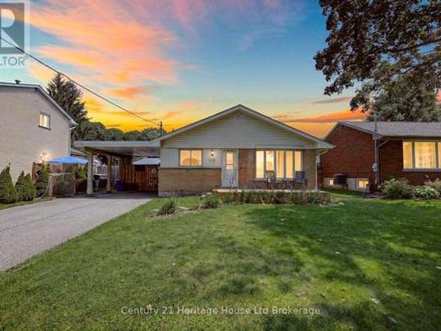 138 Lyndale Crescent, Woodstock North, ON, N4S 7S9 house for sale | Listing ID X13651 | Royal LePage