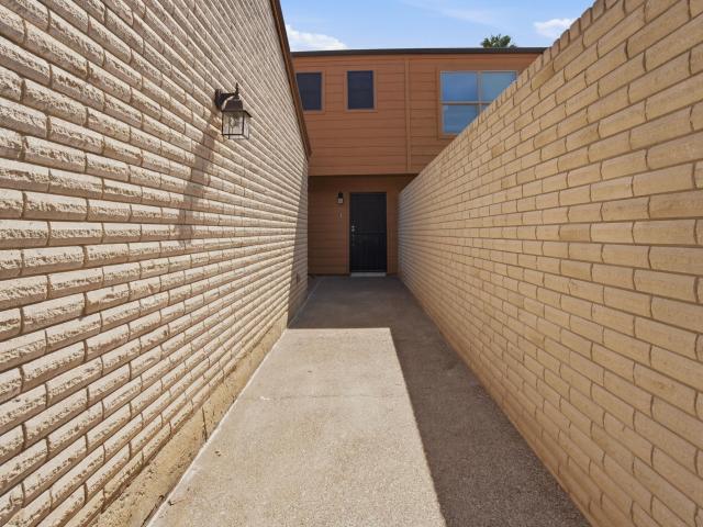 138 Martingale Ln