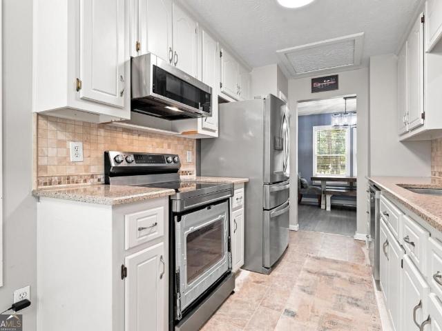 138 Smokestack Ridge